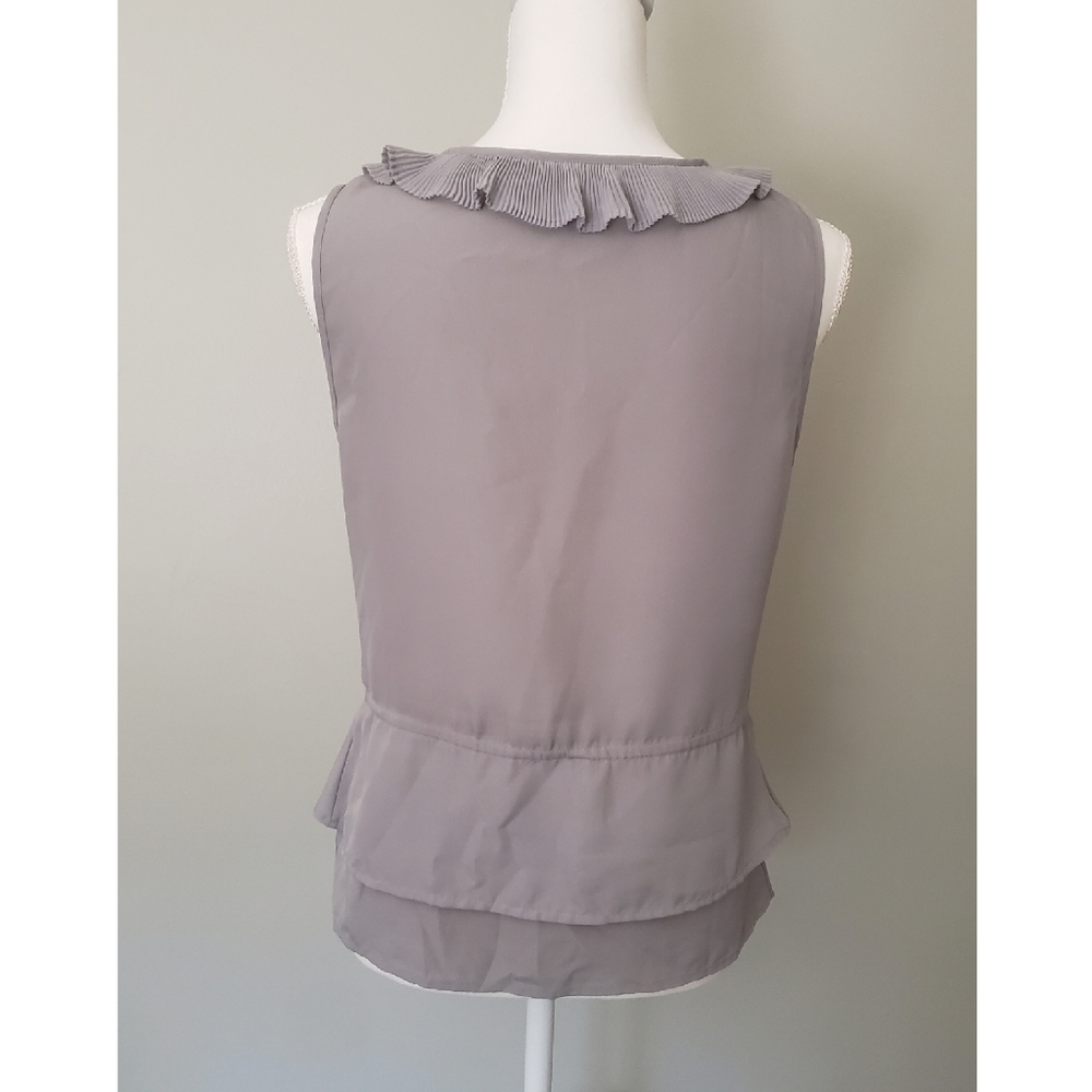 Gray Ruffled GAP Blouse Size S - Picture 4 of 10